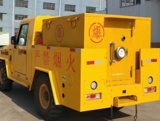 涟源凯龙爆破器材运输车：保障爆破任务的安全运行